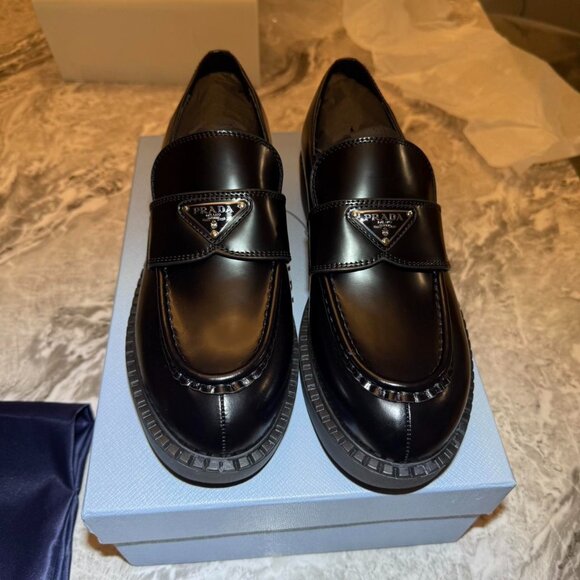 Prada Women's Black Loafers 37 - Picture 1 of 6